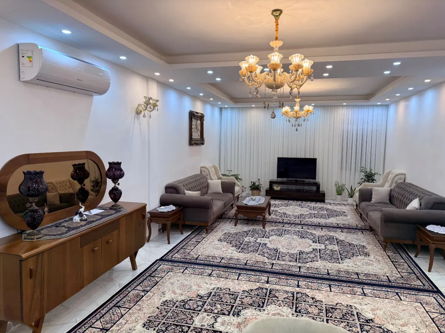 فروش خانه دو طبقه لوکس در مرکز شهر