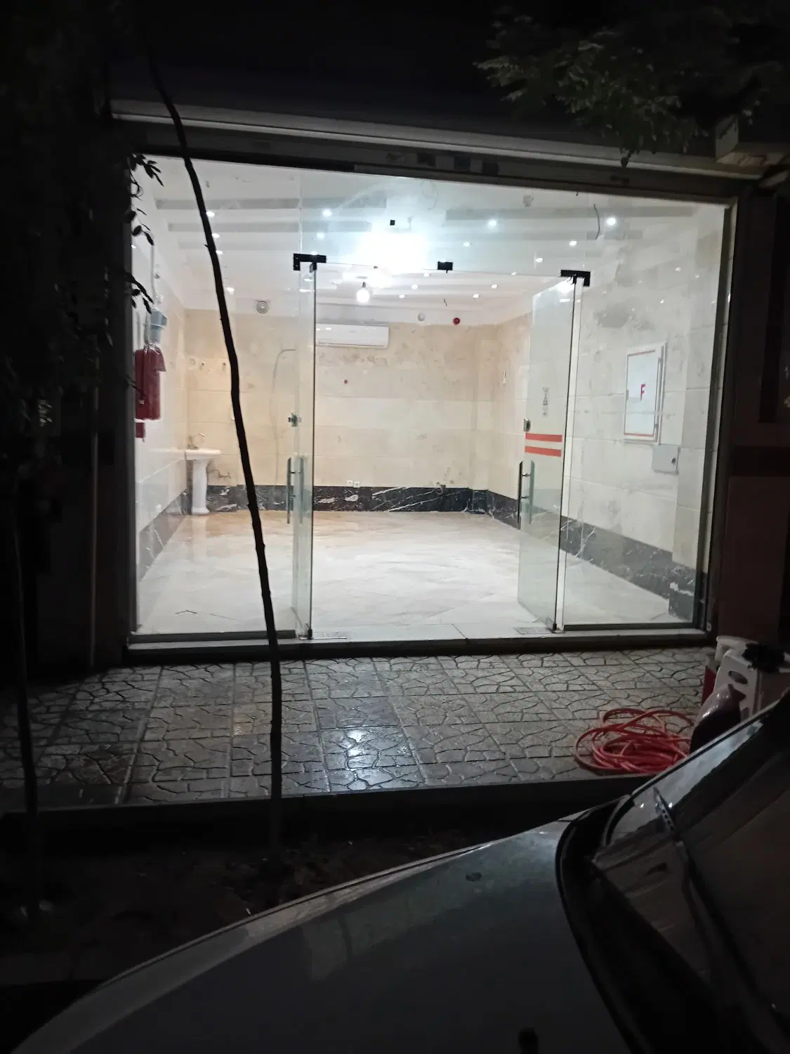 مغازه فروشی