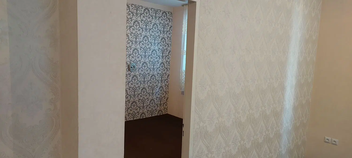 خانه دوطبقه با مغازه در چهارراه عباسی