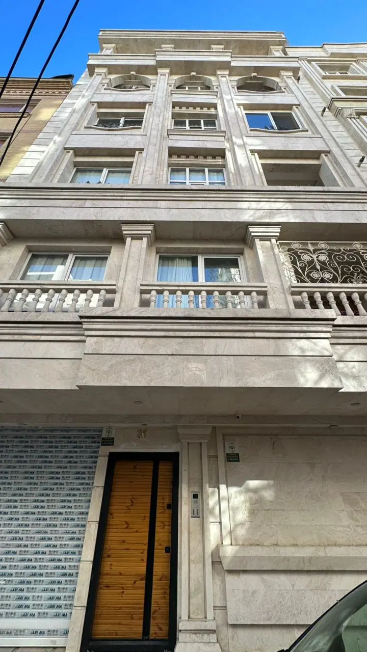 مغازه حاشیه پیروزی 100متر دهنه 8متر