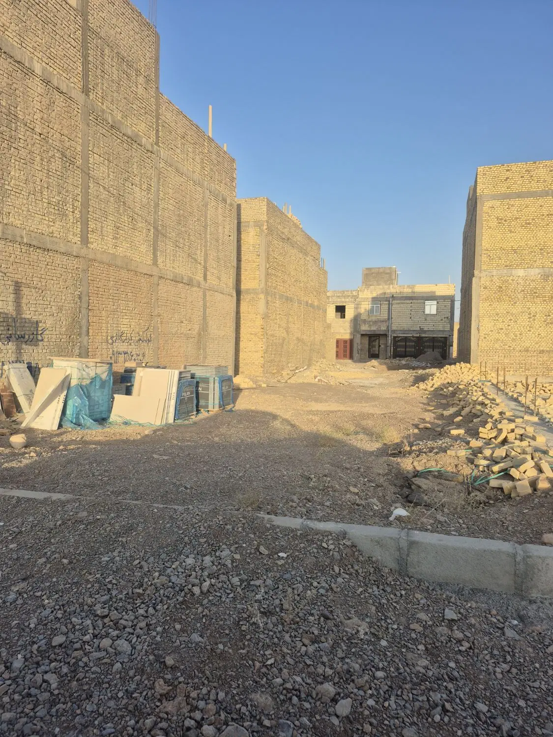فروش زمین ۲۰۰ متری شهرک جوانان عصمت اباد