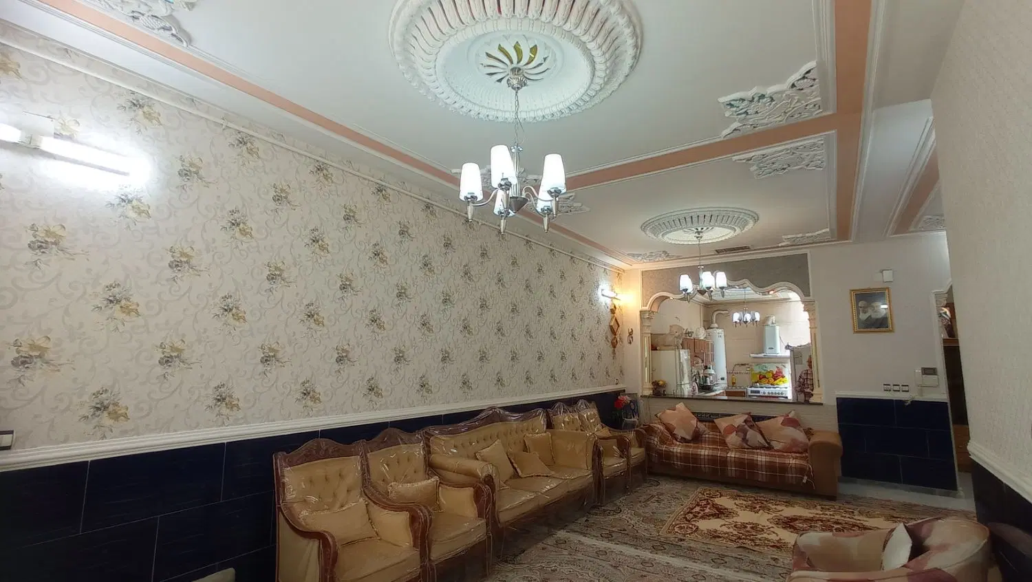 منزل ویلایی درب حیاط بازسازی شده