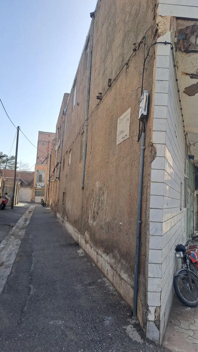 مغازه تجاری و مسکونی