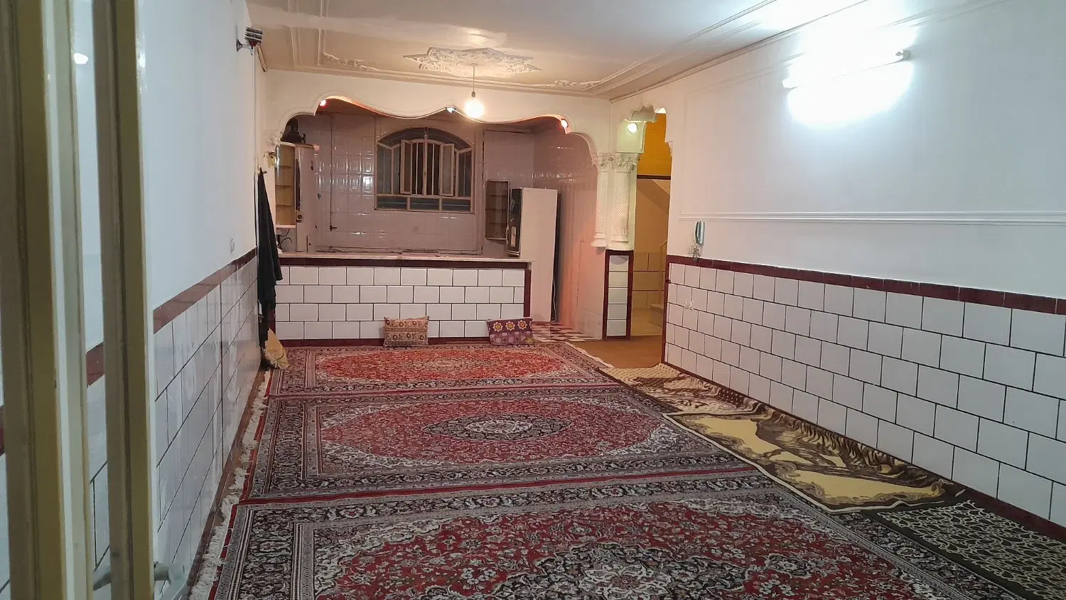 ساختمان ۳ طبقه