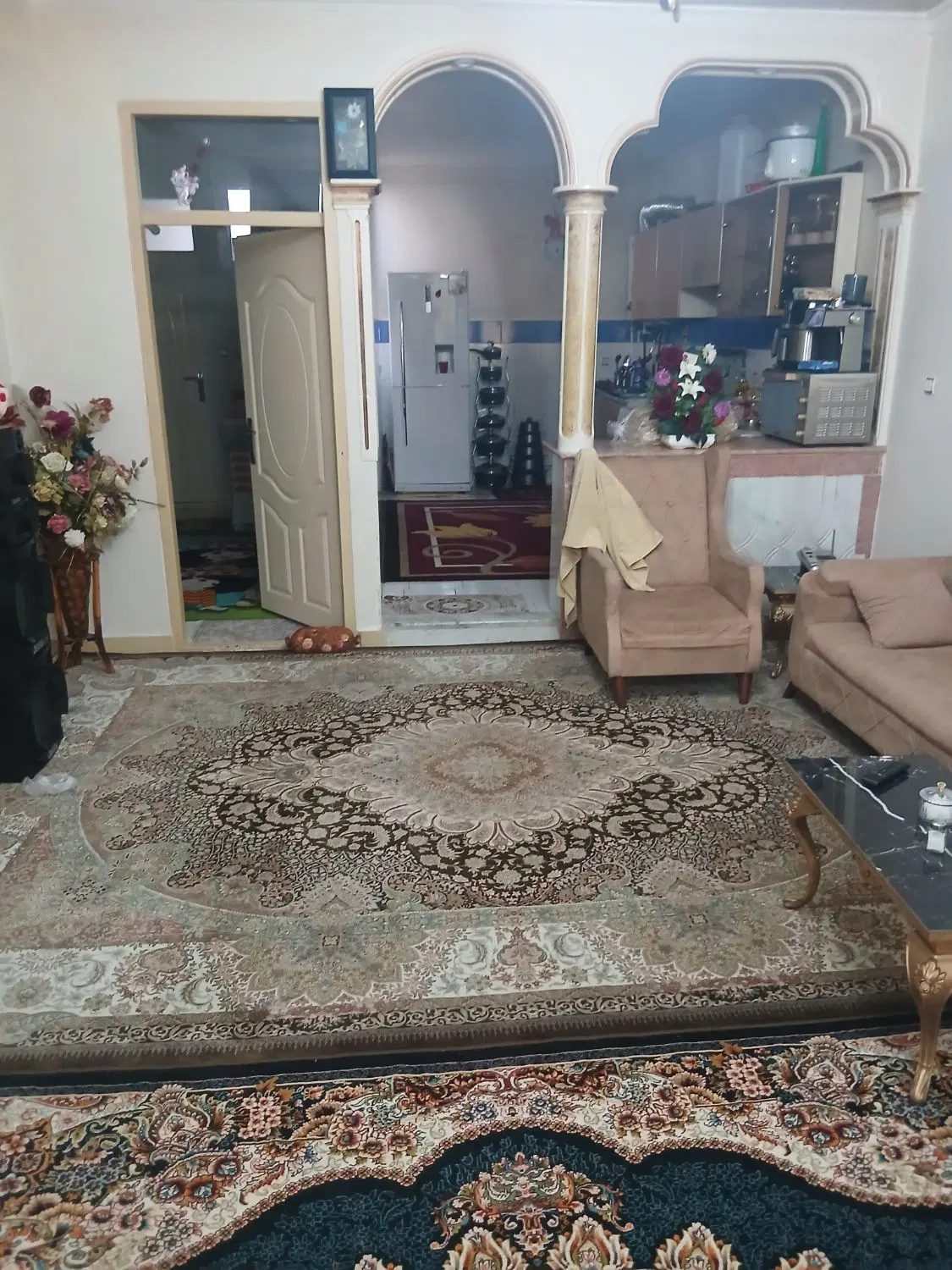 حیاط دربست طبقه همکف جاده شاهگلی ۳۵ بهاران