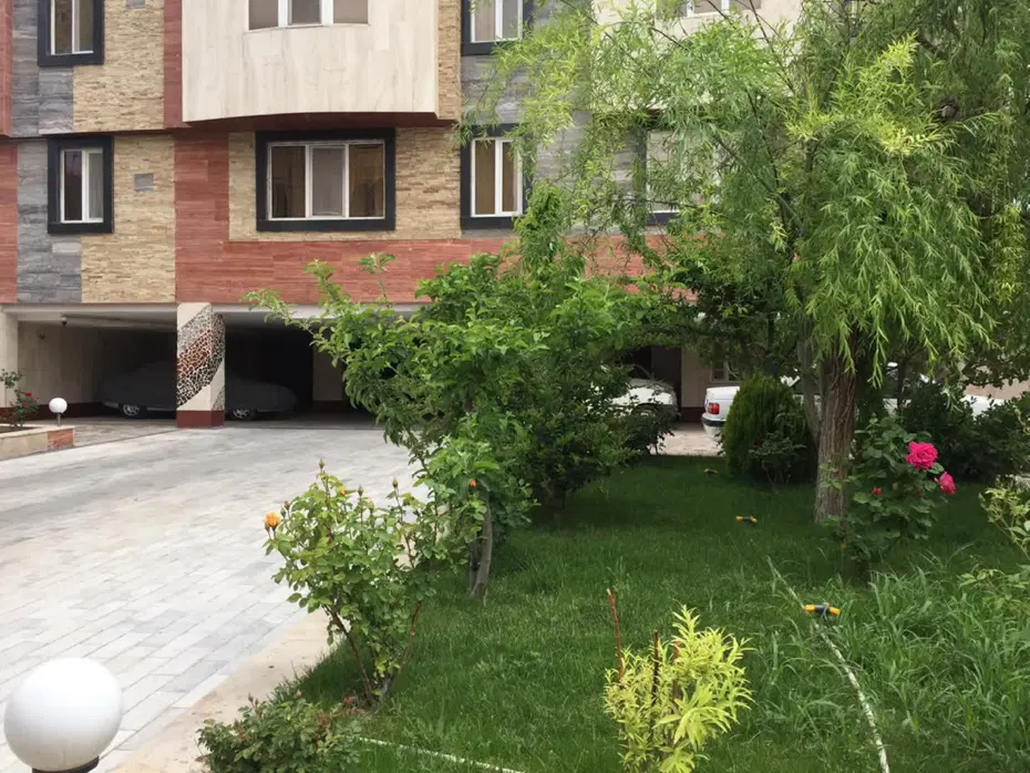 ۱۰۰ متر_رو به آفتاب_فول امکانات
