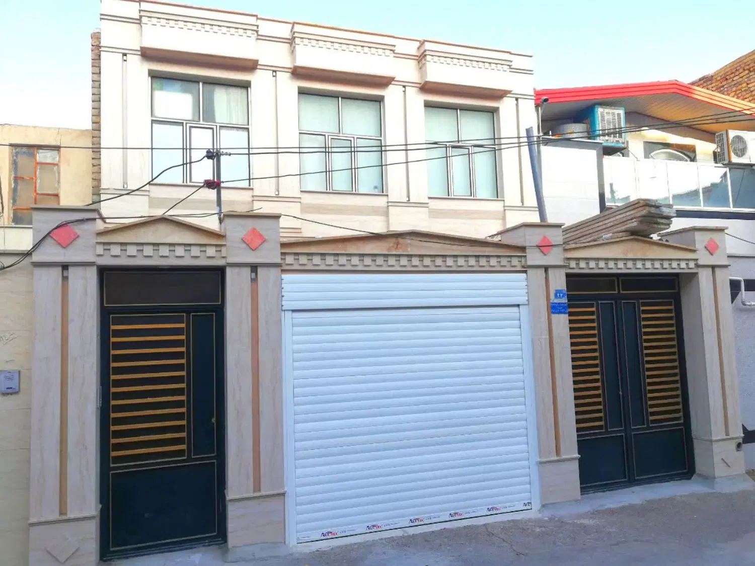 فروش خانه همکف بالا به اتباع