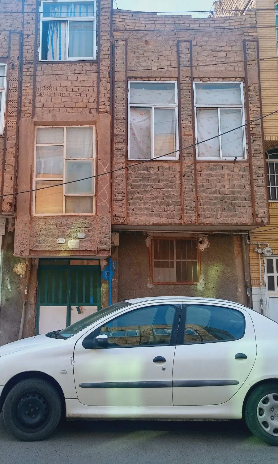 خانه ویلایی کلنگی قابل سکونت
