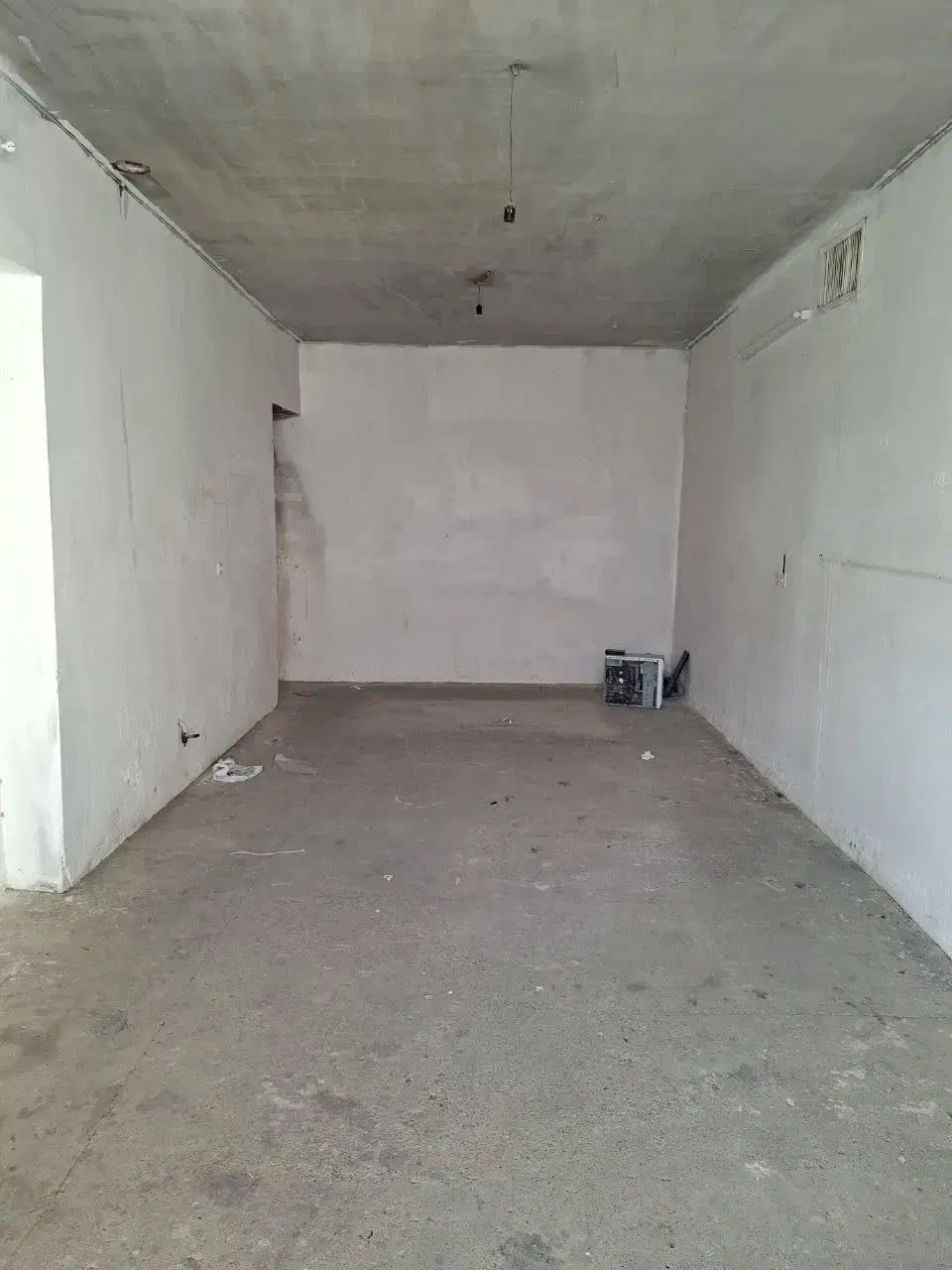 اجاره کارگاه ۲۵۰متری بهارستان غربی