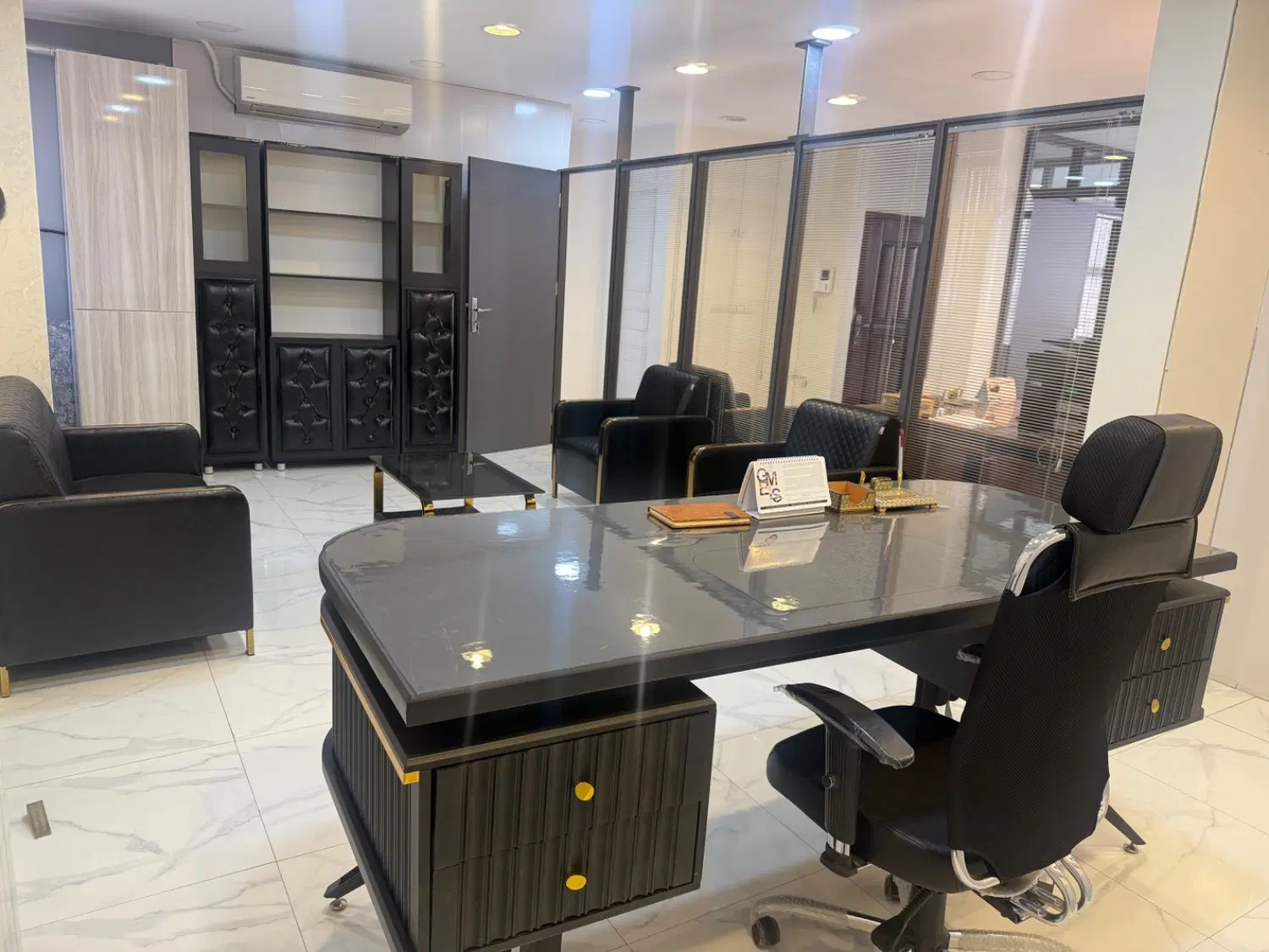 اجاره قسمتی از دفتر کار