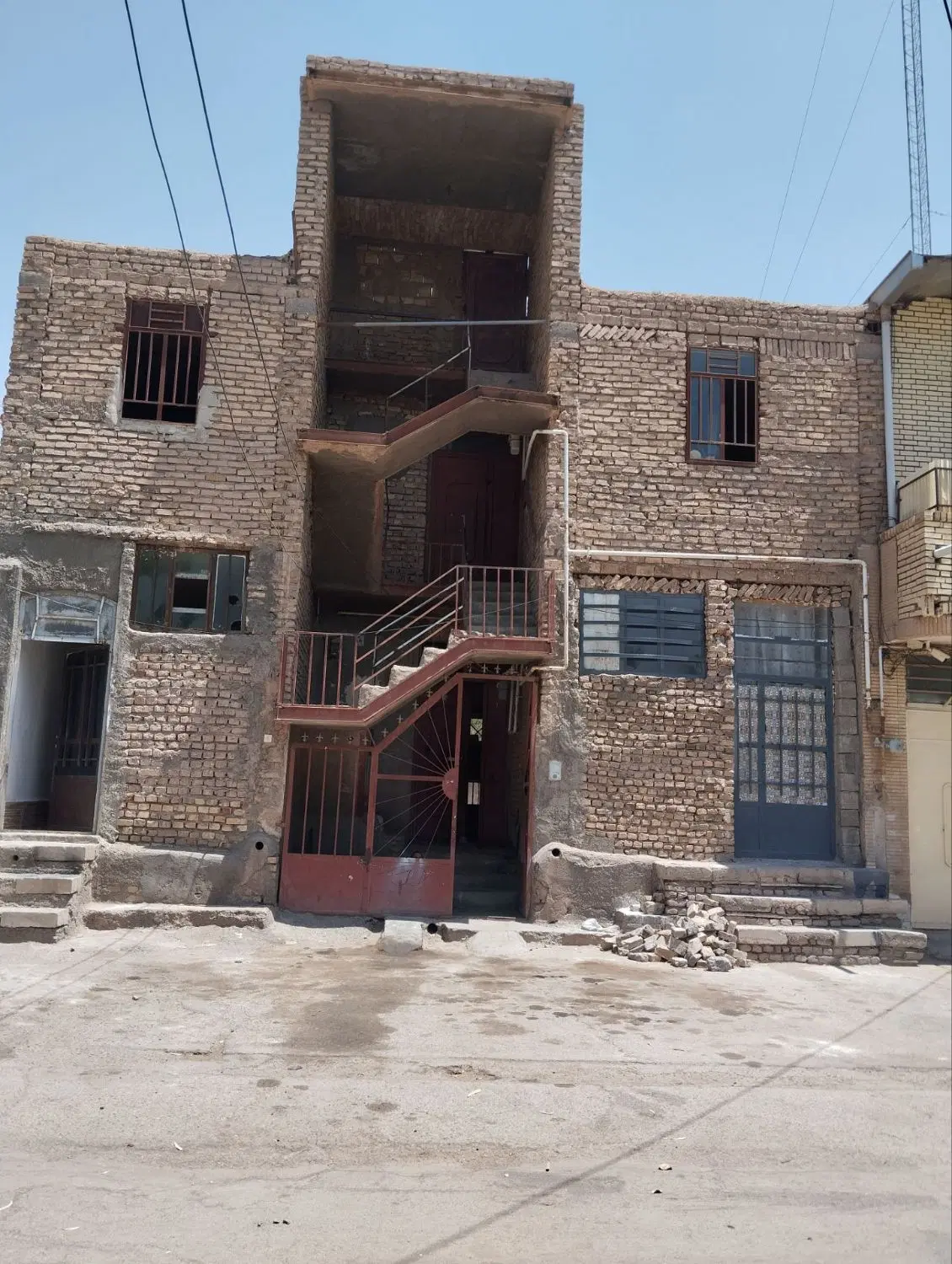 خانه فروشی چهاراه دانشگاه ازادقدیم