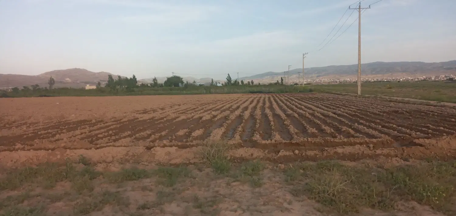 یک زمین ۴۰۰۰ متر در کهنه کند جنب گلخانه عزتی فرشی