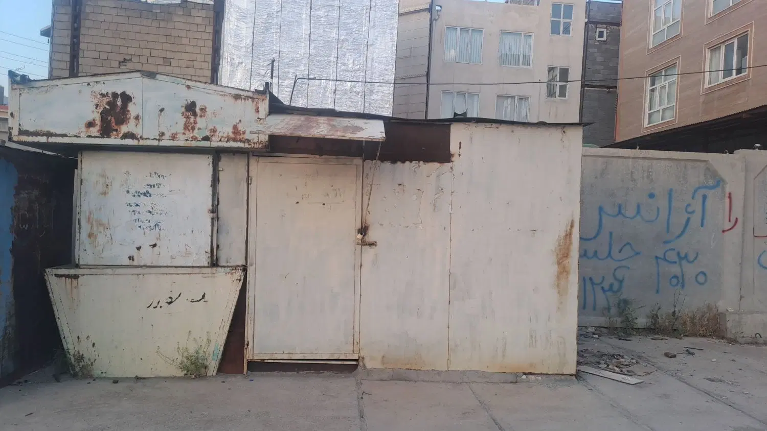 دکه . جوانرود .میدان انقلاب .داخل ترمینال کرمانشاه