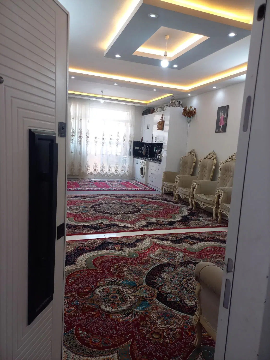 آپارتمان صفر دو خواب با پارکینگ و اسانسور