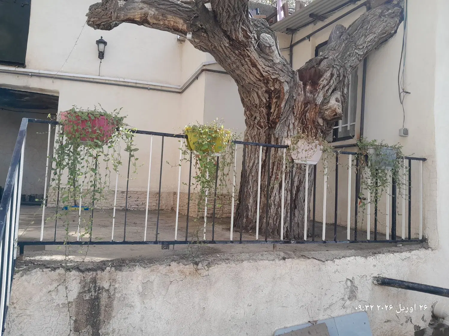 فروش ویلا باغچه زمین ۲۵۰ متری