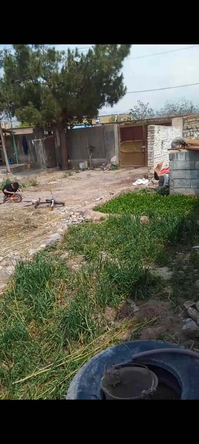 ۴۰۰متر خانه و سالن واسع زندگی و پرورش دام