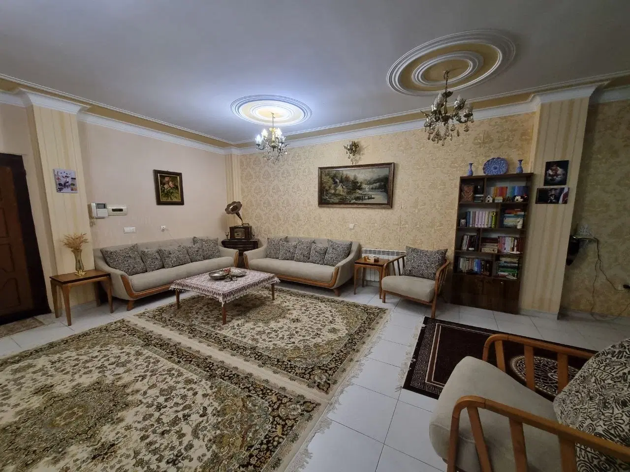 آپارتمان میدان مرکزی