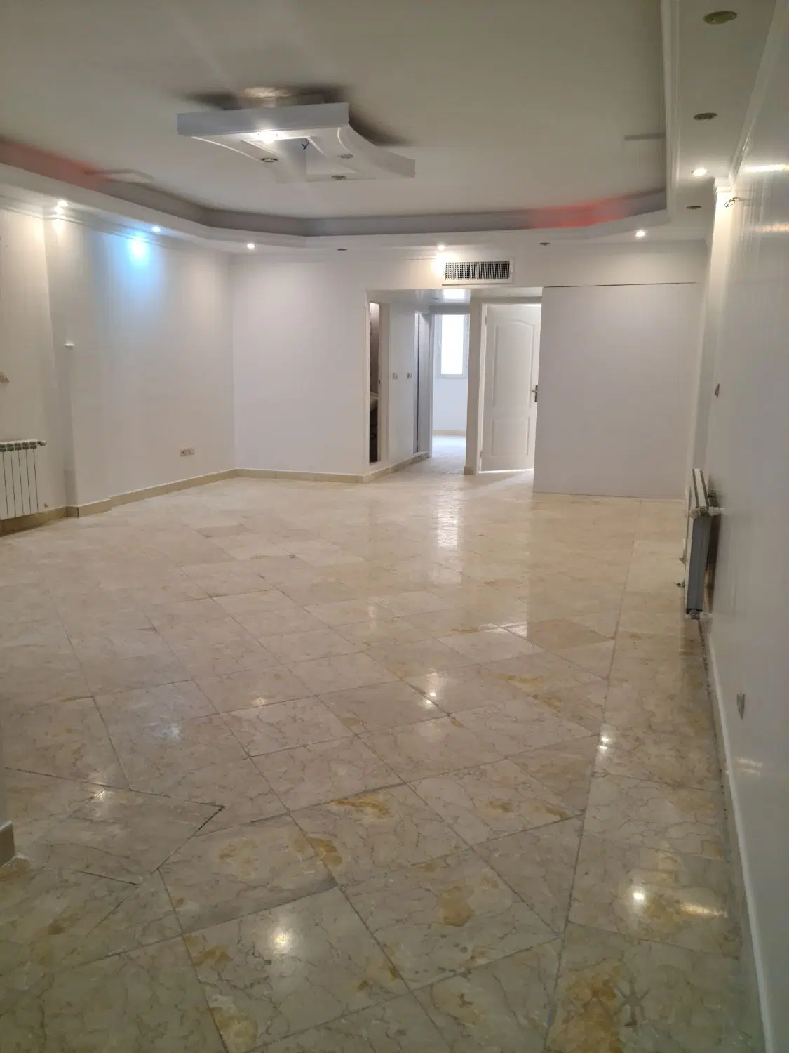 فروش آپاتمان 101 متری دو خوابه تک‌واحدی