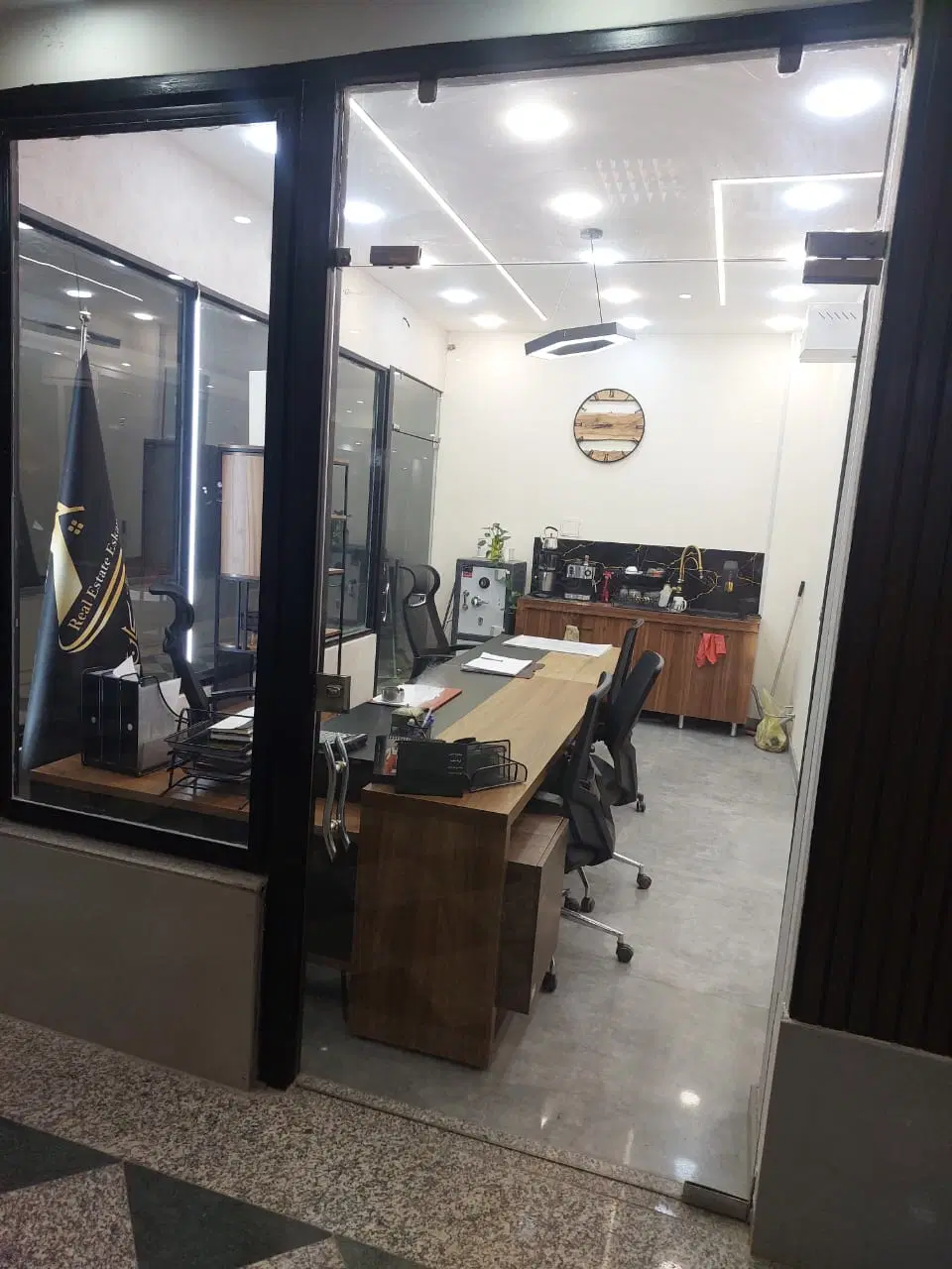 فروش واحد تجاری در بهترین نقطه شهر