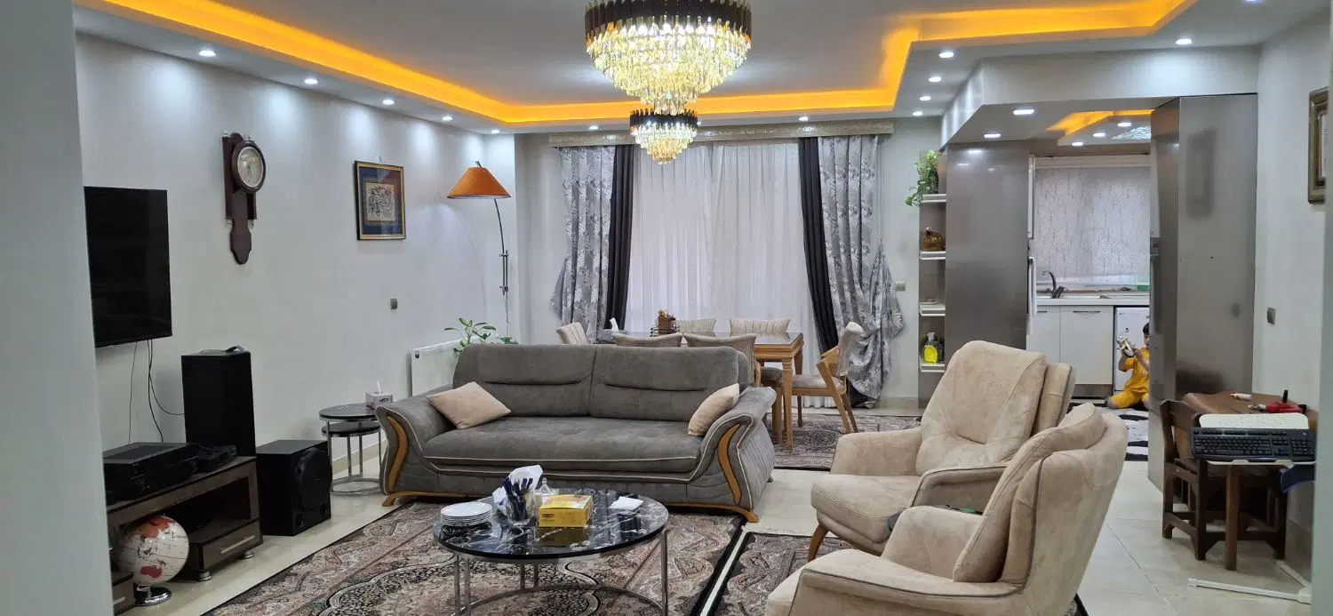 آپارتمان ۱۰۵متر ۲خواب ناصرین فاز ۳ نبش فاز۲ لاکچری