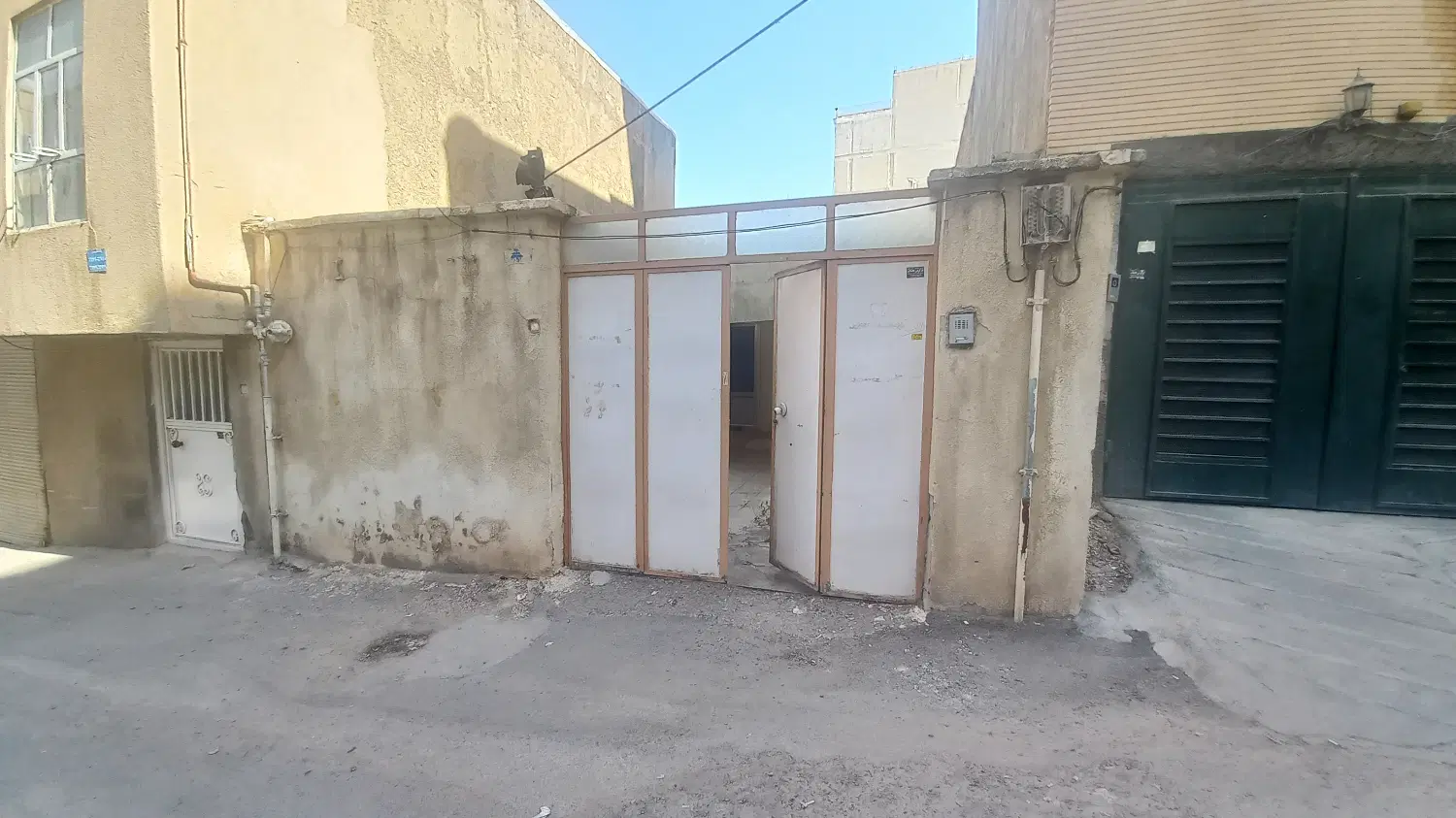 خانه قدیمی ۱۰۲ متری در جام جم جهت انباری