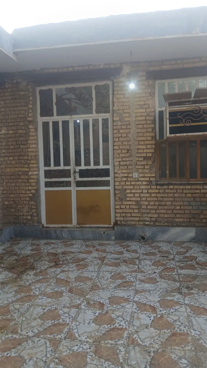 فروش ویلایی اصلیِ زمین شهری بعد از استخر