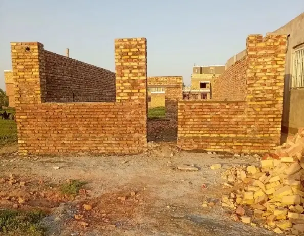 زمین نیمه کاره ولنده
