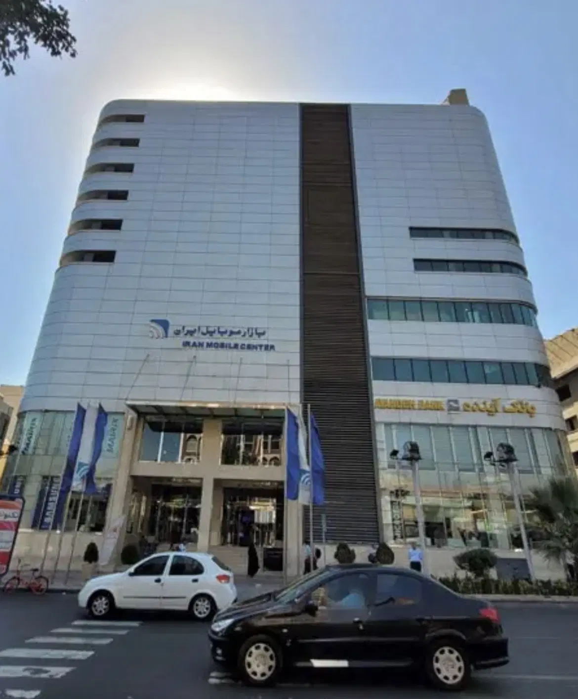 مغازه ، بازار مبایل ایران خیابان حافظ حدود ۵۰ متر