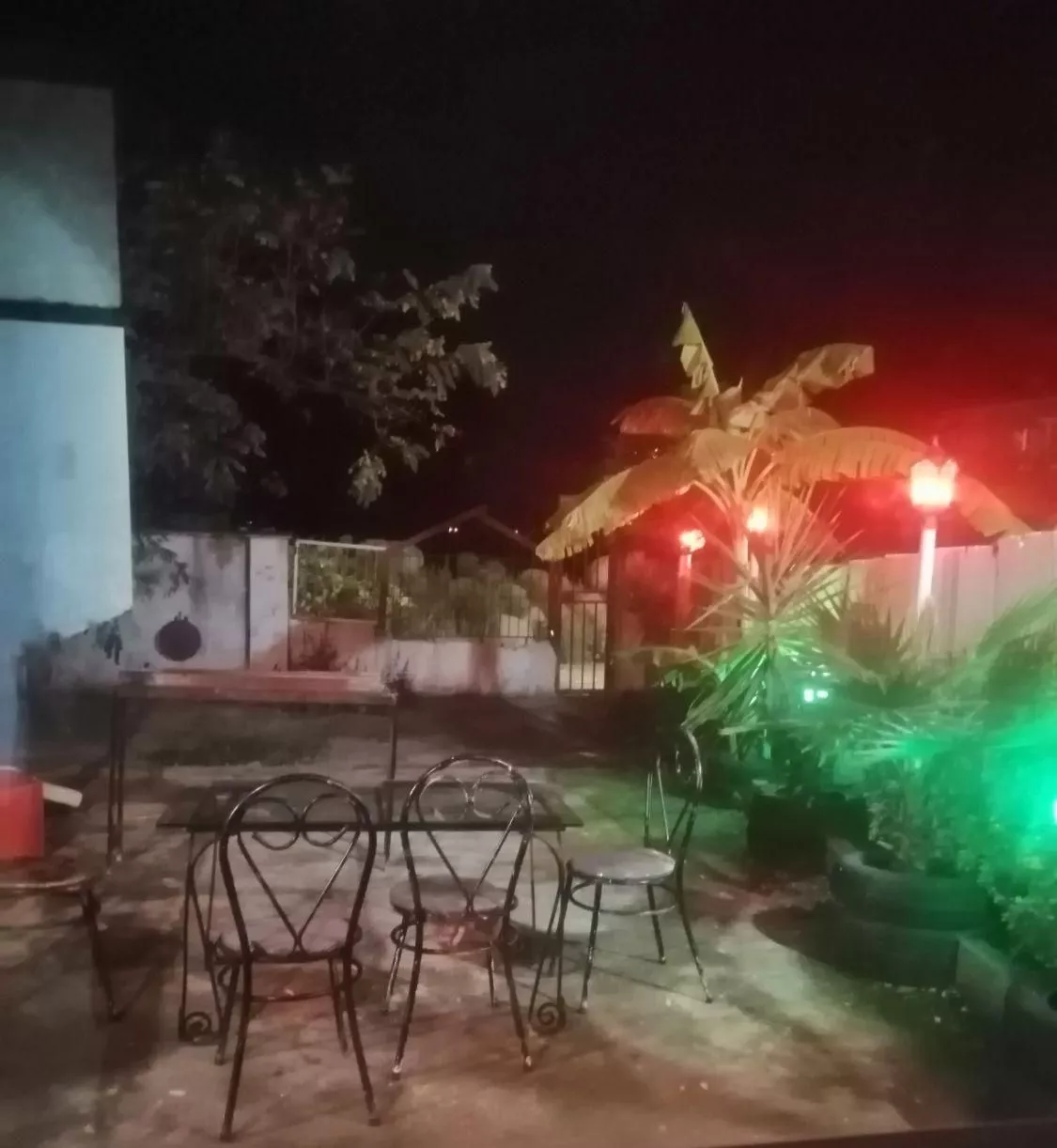 اجاره روزانه ویلای ساحلی دربستی ساحل اختصاصی