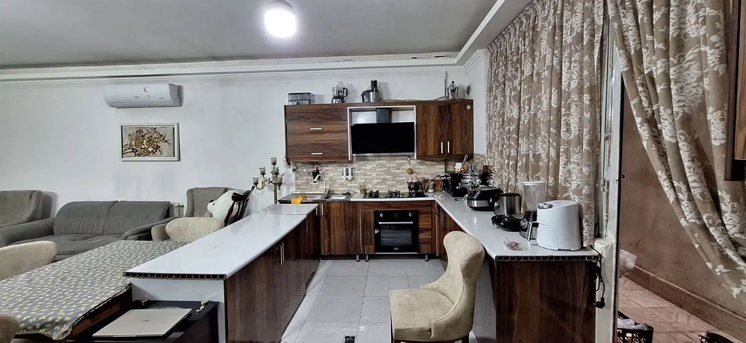 آپارتمان۱۰۰ متری شیک و تمیز
