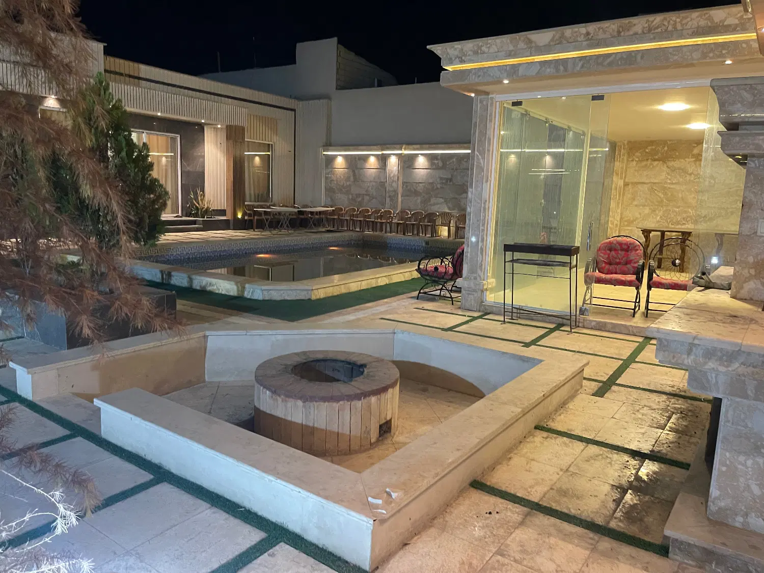 باغ ویلا مدرن اصفهانک