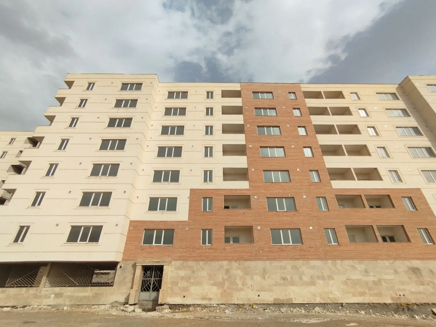 فقط با ۵۰۰ میلیون آپارتمان بخرید (قسطی)