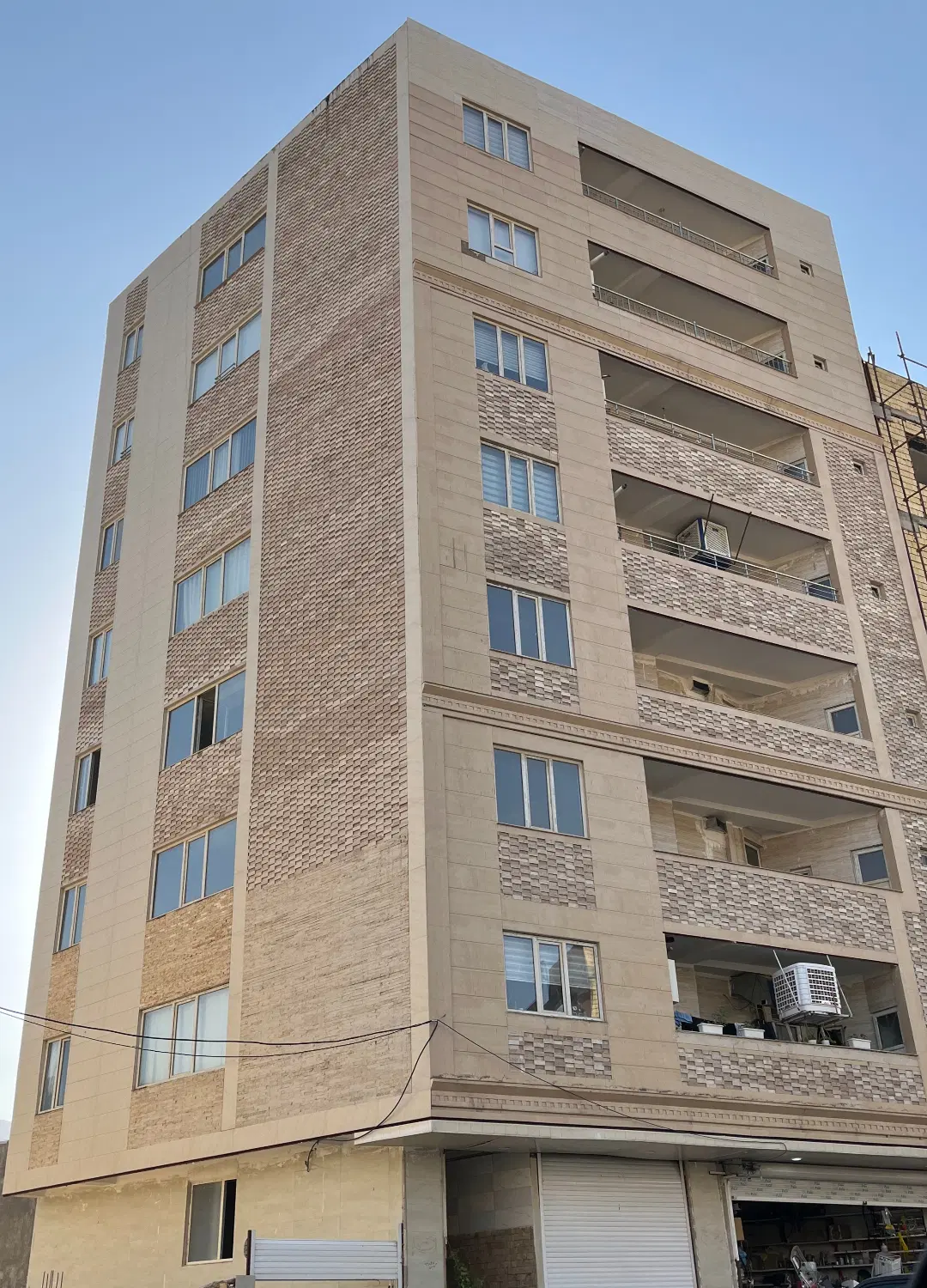 آپارتمان نبش خیابان توسکا شهرک آذربایجان