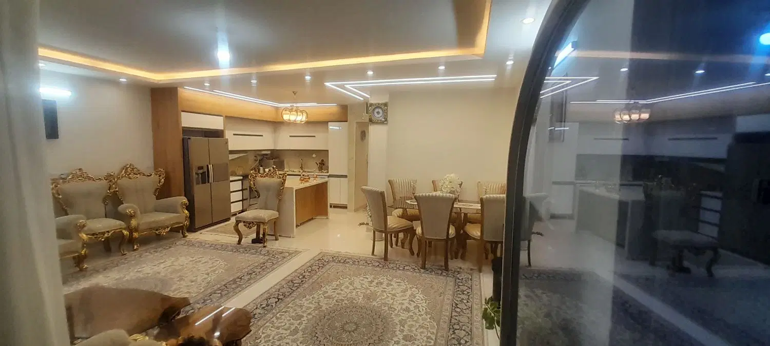 آپارتمان ۱۰۰متری پرنور و دلباز