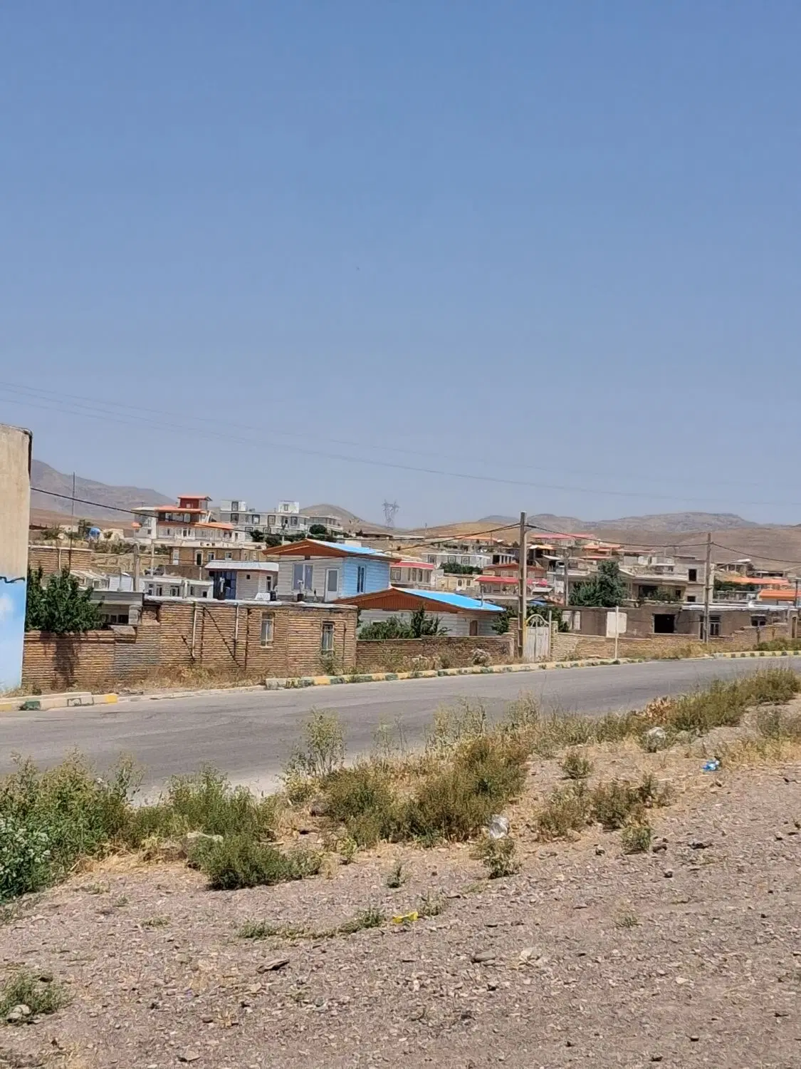 زمین چهاردیواری ۱۰۰۰ متری