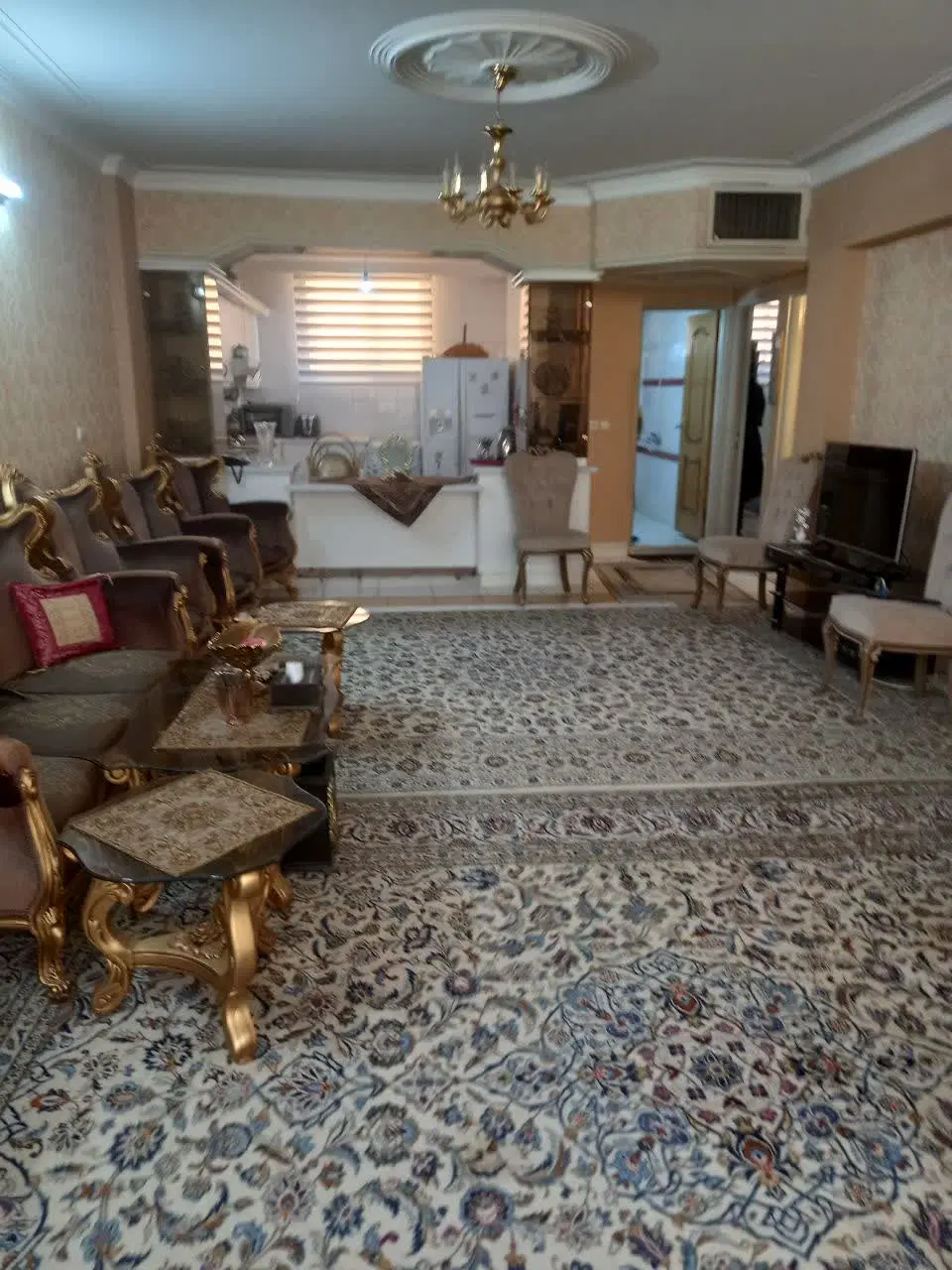 اپارتمان شیک و تمیز