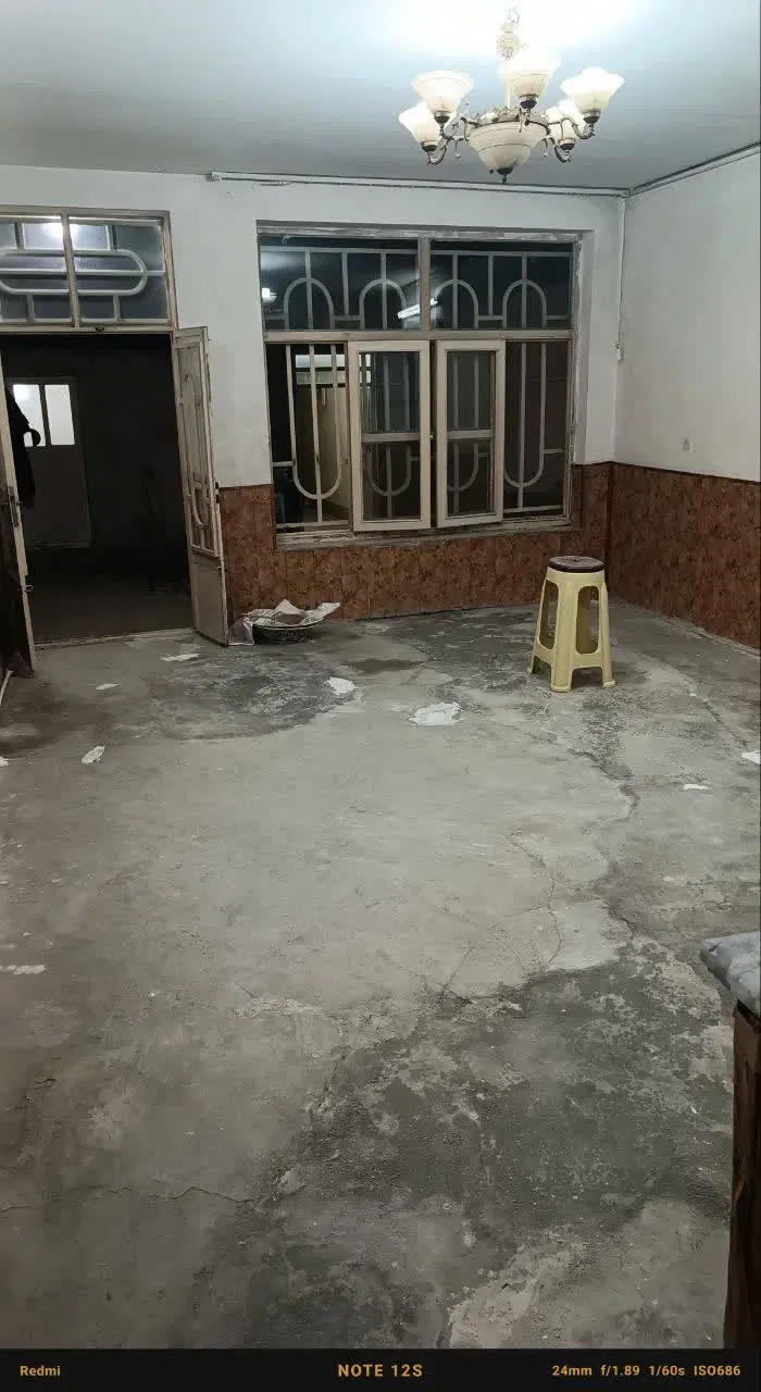 ویلایی دربست حاشیه خیابان اصلی