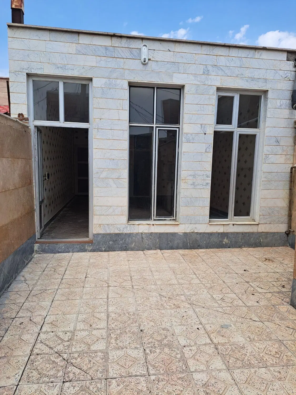 خانه ویلایی روبه روی مسکن مهر