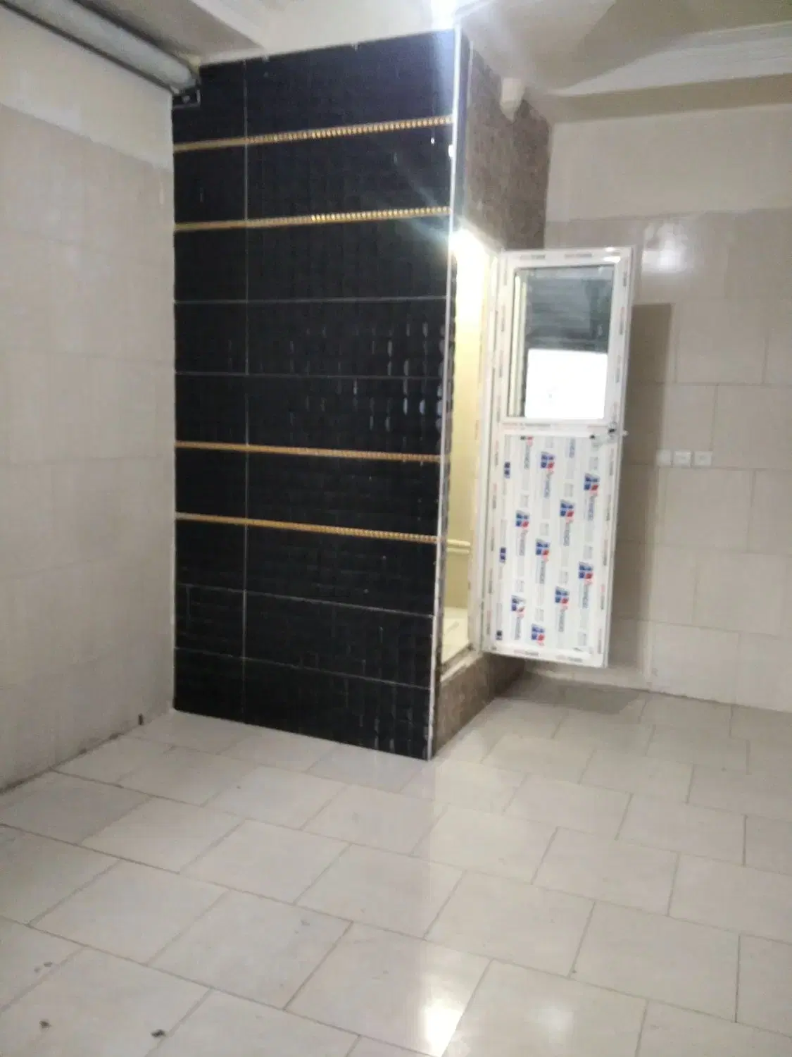 مغازه 20متر ، اوایل کوچه پرتردد
