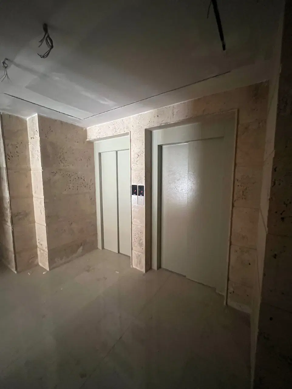 سروقامتان قدیم جنوبی ۱۳۰ متری اندیشه