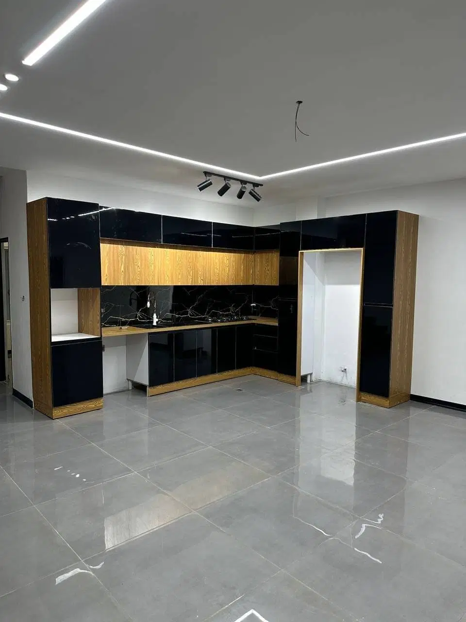 ۳۱۰متر استخر۴فصل+روف+کلوزت