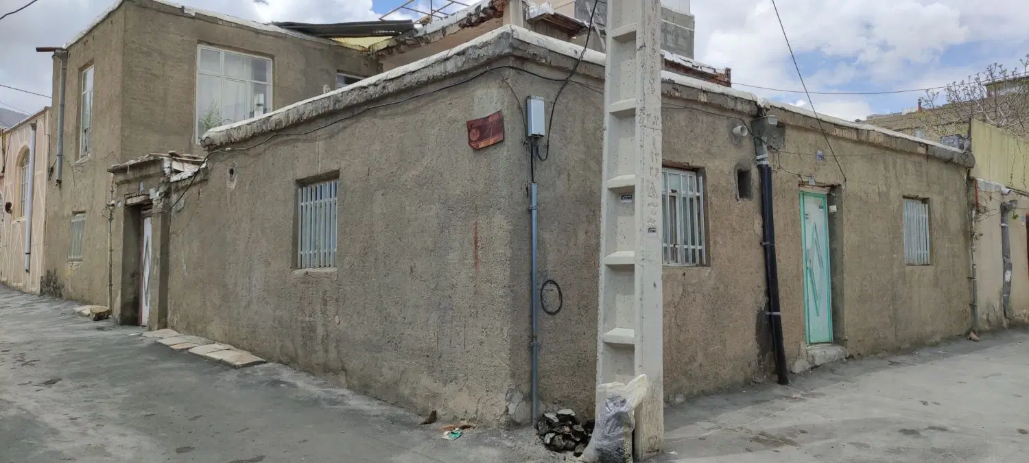 خانه مسکونی حاجی آباد (ویلایی دونبش)
