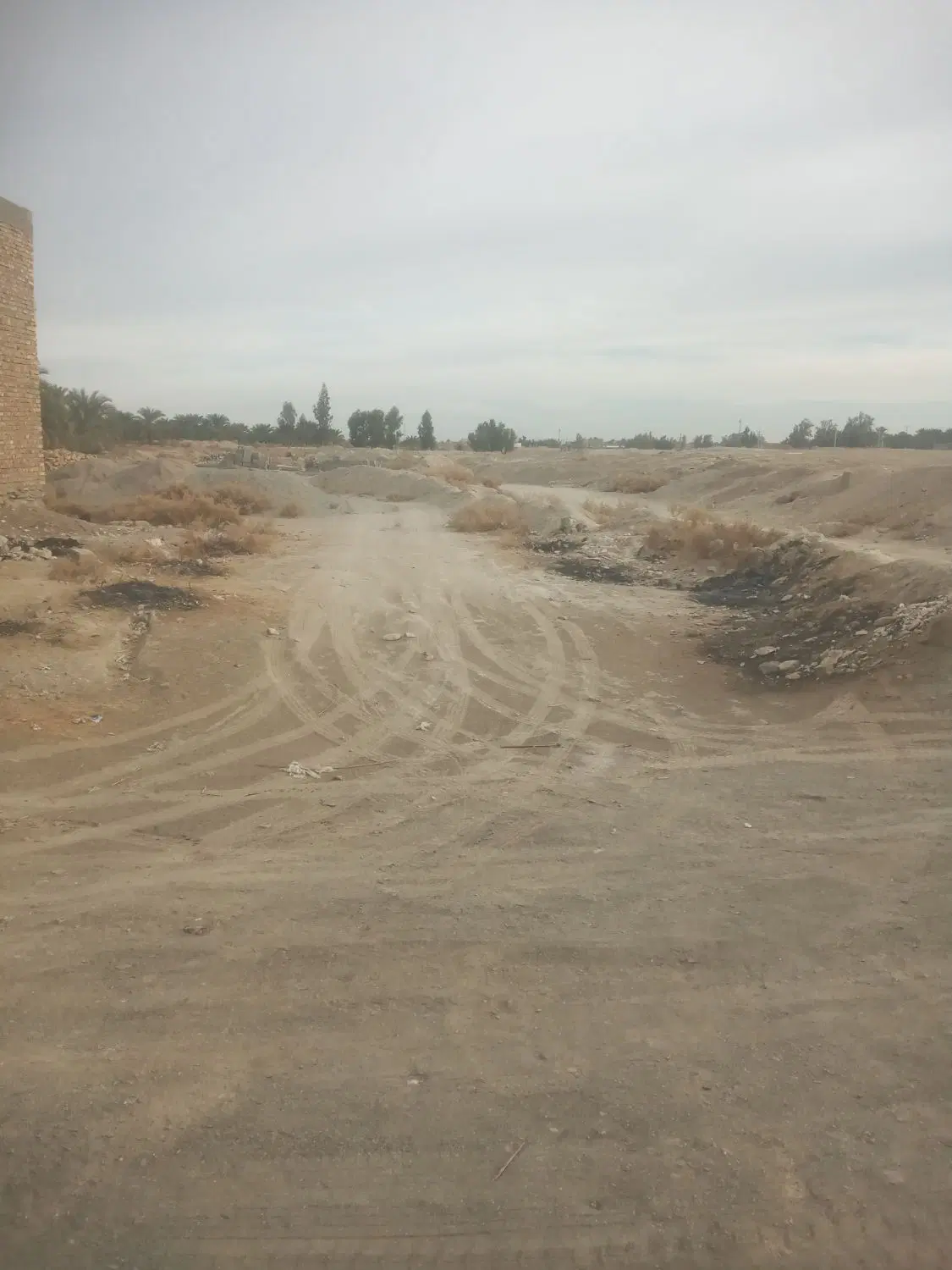 زمین فروشی