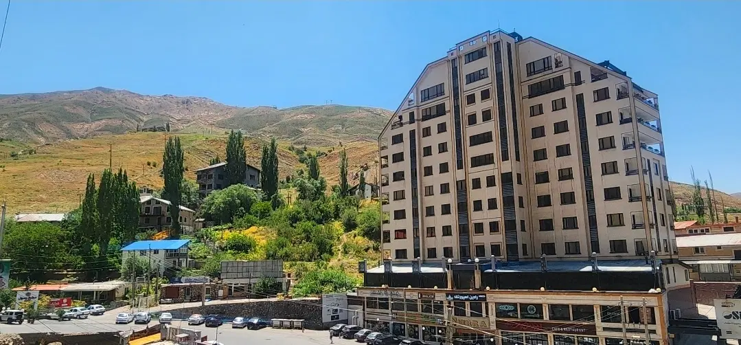 یکخواب مستر ، جنب پیست با تراس بزرگ رو به پیست