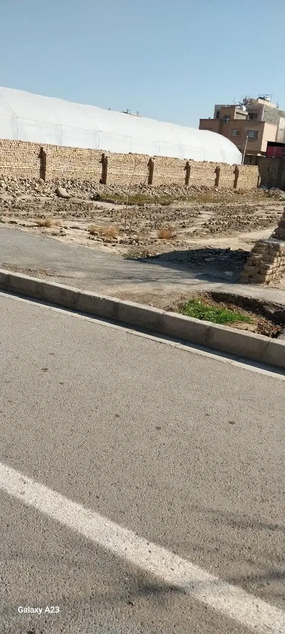 ۶۴۰مترمربع زمین