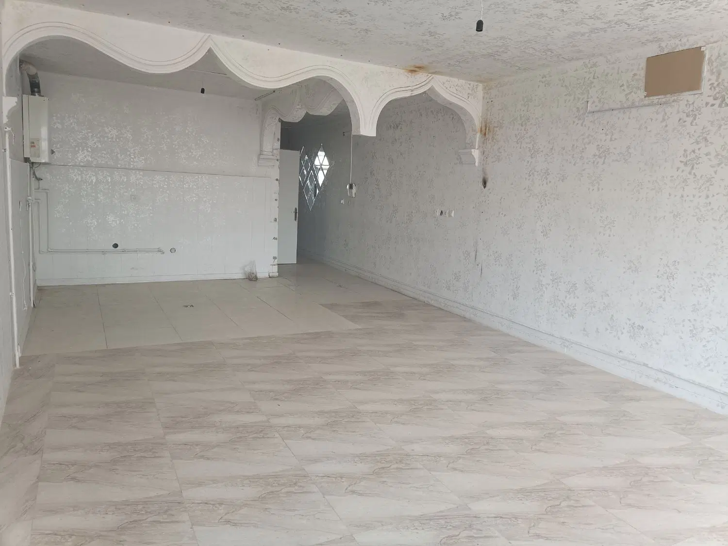 واحد صد متری اداری و تجاری و آموزشگاهی در مرکز شهر