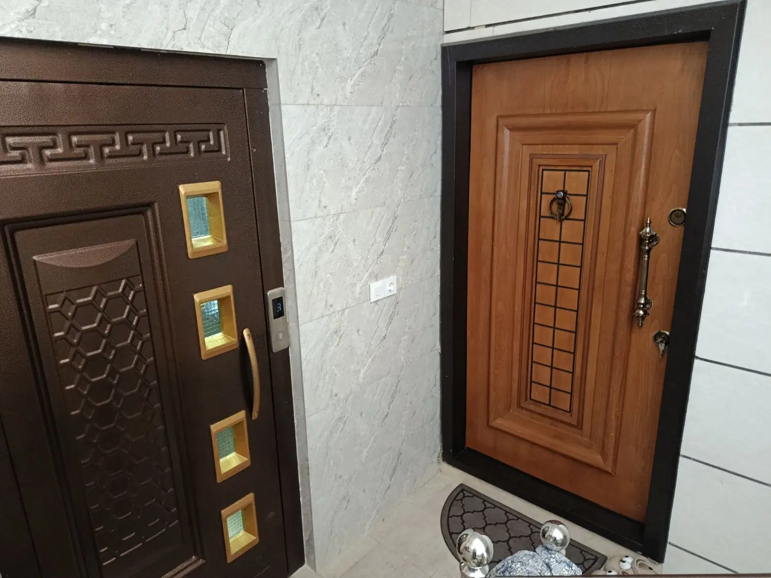 آپارتمان طبقه سوم هشت بهشت ریحان ۴