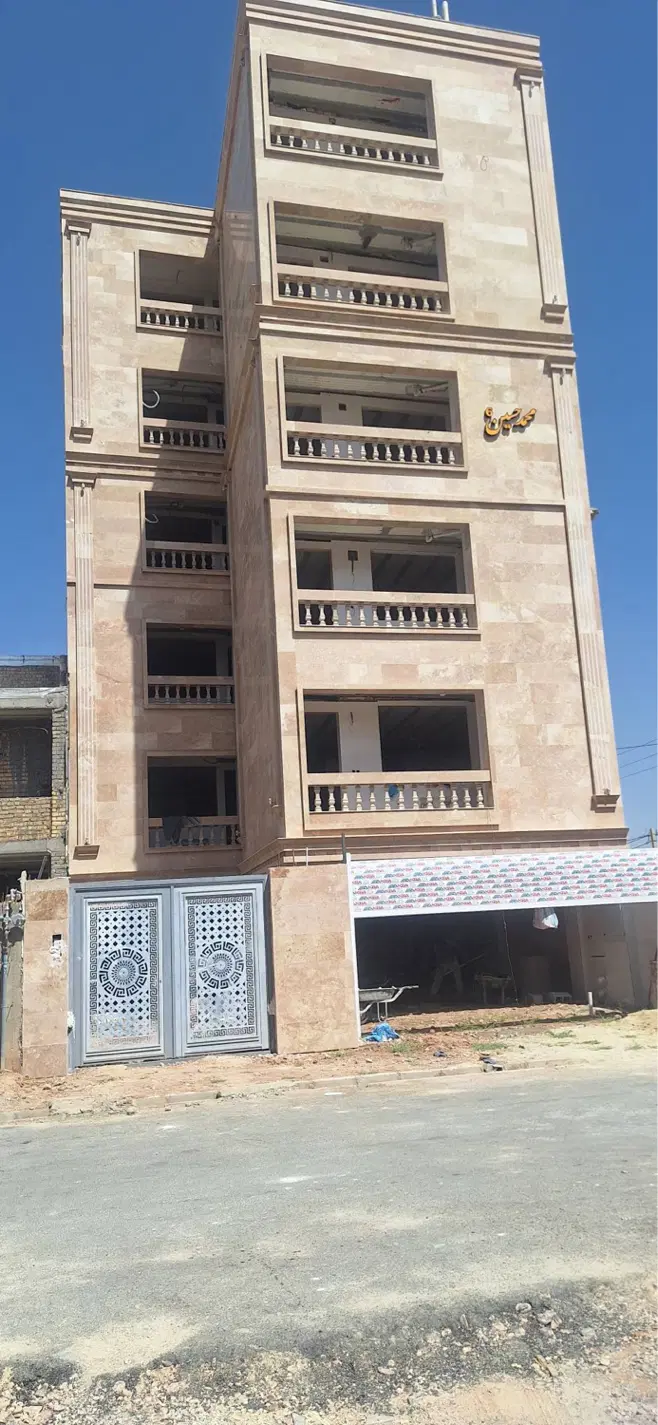 آپارتمان دو خوابه با پارکینگ و انباری