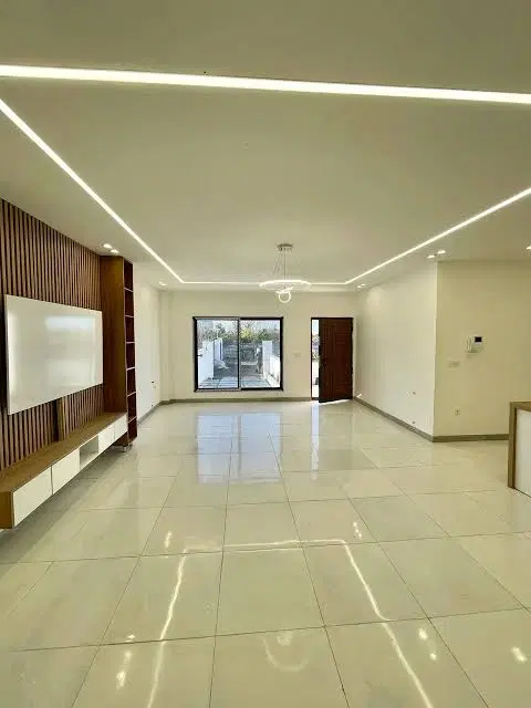 110متر _ سپهر ۸_زیر ۱۰سال_نور مستقیم