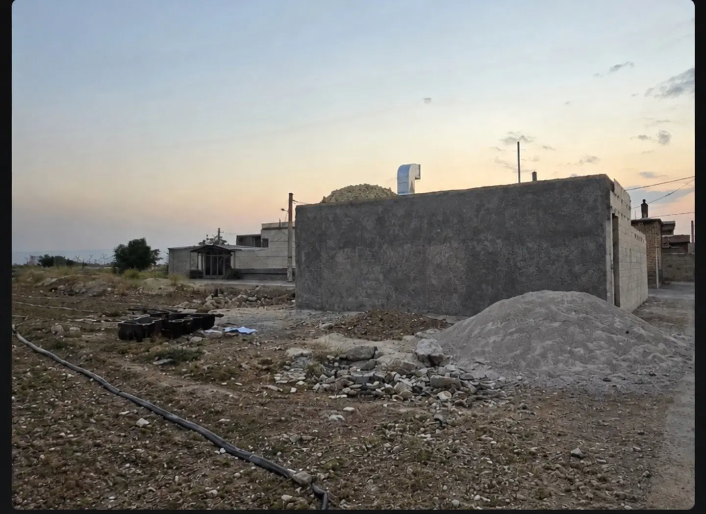 زمین ۱۰۰ متری مسکونی
